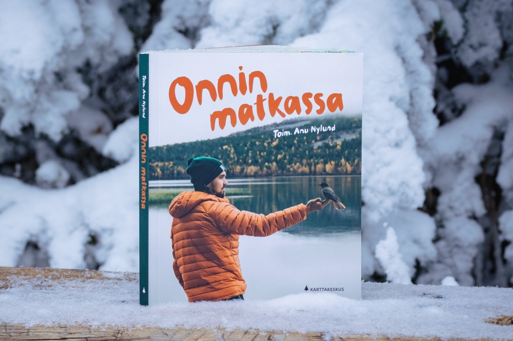 Kirja Suomen halki vaelluksesta ja suuresta rakkaudesta luontoon